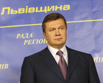 Янукович посетил Львов...НЕ покушал и уЕхал ..место неОДНОЗНАЧНОЕ... 