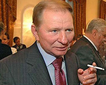 Кучма: Россия давит на Украину