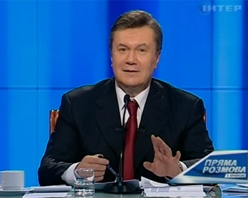 Янукович 4 часа отвечал на вопросы украинцев