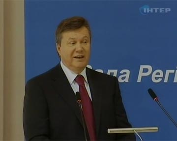 Янукович прокомментировал события во Львове на День Победы