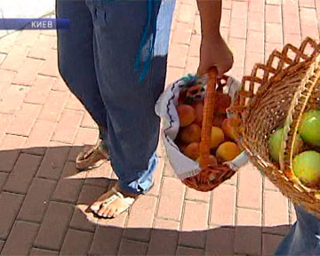 В Украине верующие празднуют Яблочный спас