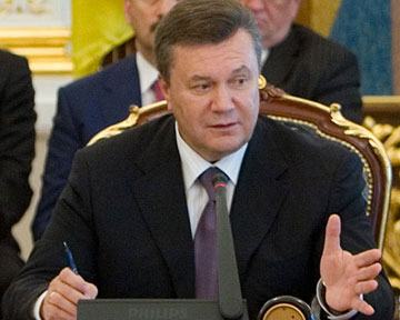 Украина увеличит добычу нефти и газа - Янукович