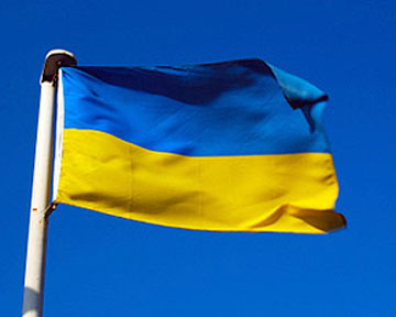 16% украинцев оценили уходящий год как в целом удачный для себя и своей семьи.