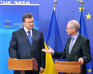 Янукович выразил надежду на дальнейшее взаимодействие с Бузеком