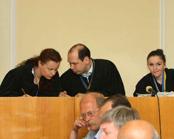 Суд отказался удовлетворить ходатайство защиты Луценко