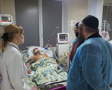 Неизвестные в центре Киева проломили голову молодому еврею