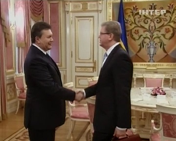 Виктор Янукович встретился со Штефаном Фюле (видео)