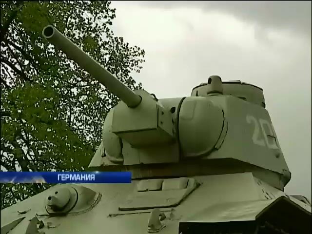 Советские танки Берлин не покинут: Обзор событий дня (видео)