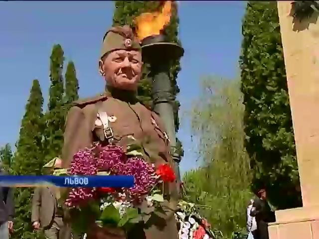 Обзор дня: Украина отмечает День Победы (видео)