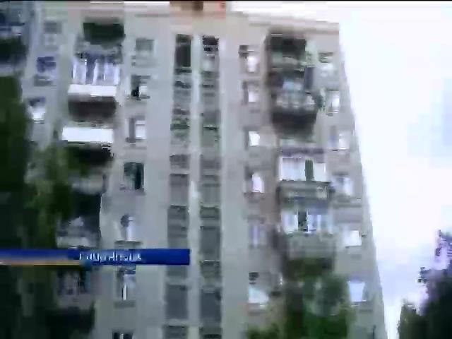 В понедельник в Славянске разбомбили микрорайон (видео) (видео)