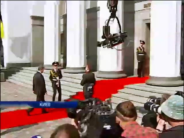 На инаугурацию Петра Порошенко пришло рекордное количество гостей (видео) (видео)