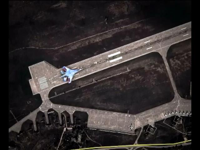Россия перебрасывает 20 истребителей Су-27 в Крым (видео)