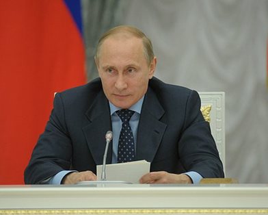 Путин просит Думу запретить армии России атаковать Украину