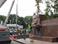 В Днепропетровске снесли стелу Ленина с проспекта Кирова (фото, видео)