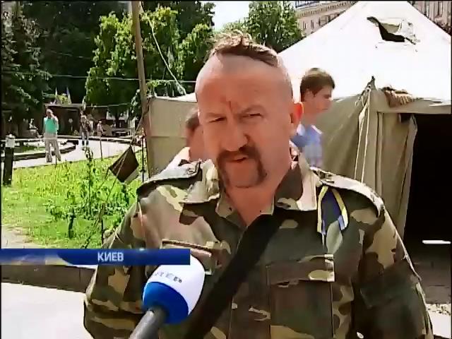 Самооборона гадает, откуда взялась "17+" сотня Пашинского (видео) (видео)