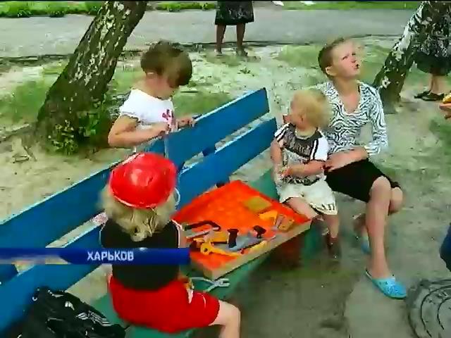 Детей-сирот Донбасса не могут отдать родственникам из-за уничтоженных баз данных (видео) (видео)