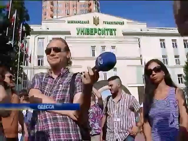 В Одессе активисты Евромайдана пикетировали пророссийский телеканал Сергея Кивалова (видео)