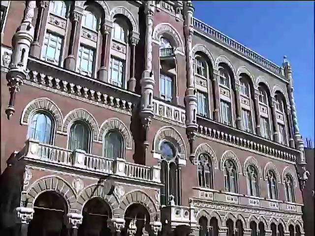 Нацбанк зупинив роботу банкiв в окупованих мiстах Донбасу (видео)