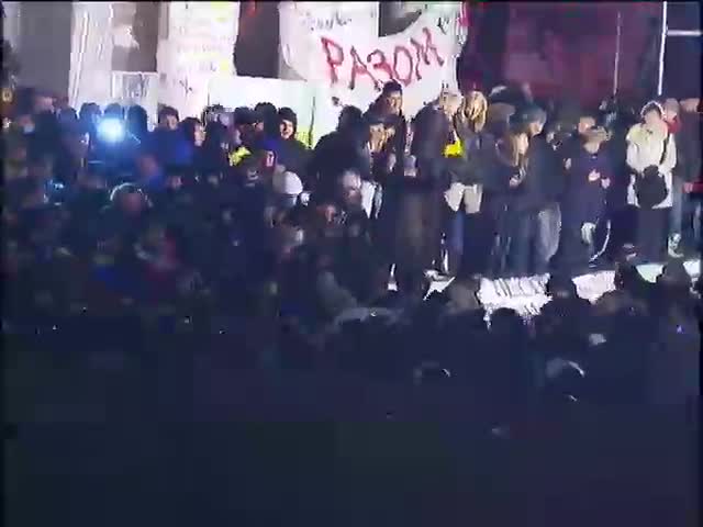 На Майданi вiдзначать рiчницю розгону студентiв (видео)