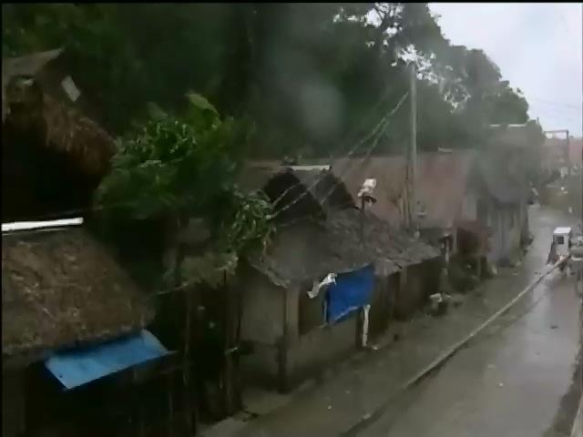 Тайфун Хайян руйнуe будинки на Фiлiппiнах (видео)