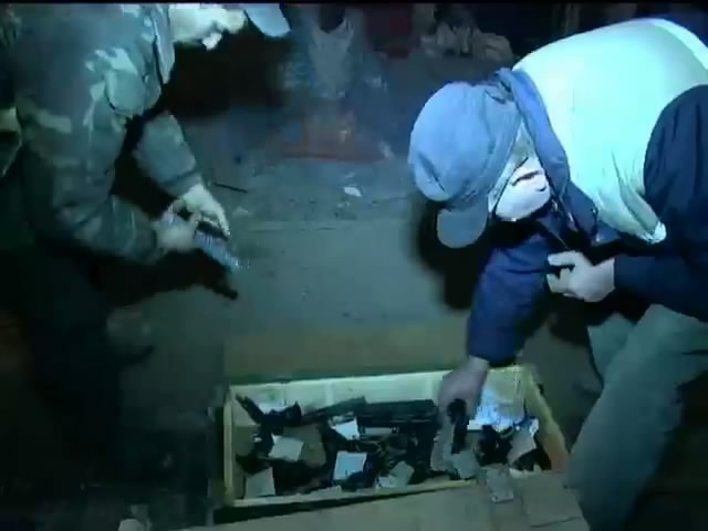 В Ужгородi правоохоронцi знищили нелегальну зброю (видео)