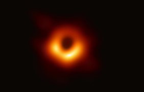 У NASA показали, що буде, якщо потрапити до чорної діри (відео)