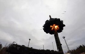 Опубліковані три сценарії можливого застосування рф ядерної зброї проти України 