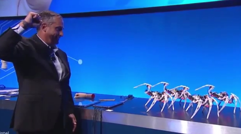 CEO Intel управляет роботами-пауками