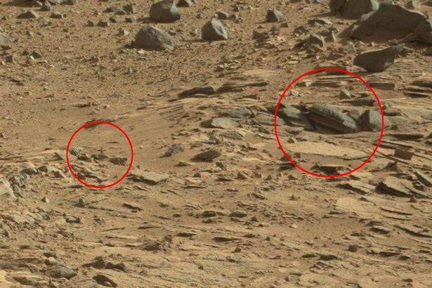 On Mars, found the ruins of an ancient temple and the Cross Cross-seen-on-mars-1