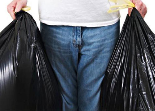 Почему нельзя выносить мусор вечером из дома по народным приметам | myDecor