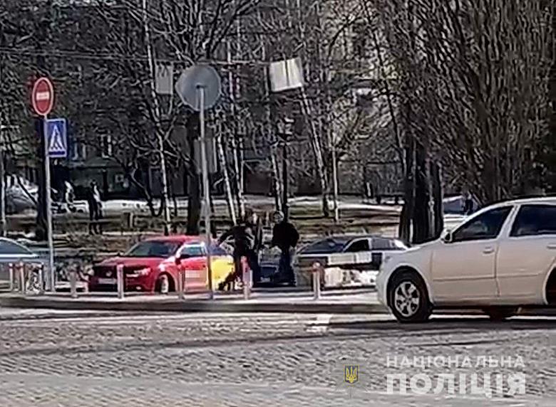 Драка водителей в Киеве обертнулась поножовщиной