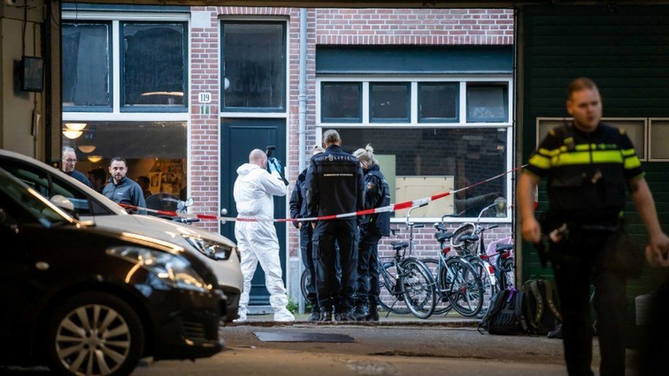 В Амстердаме на улице расстреляли известного журналиста