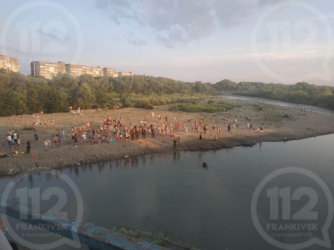 Мэр Ивано-Франковска запретил купаться в Быстрице под угрозой штрафа в 50 тысяч гривен