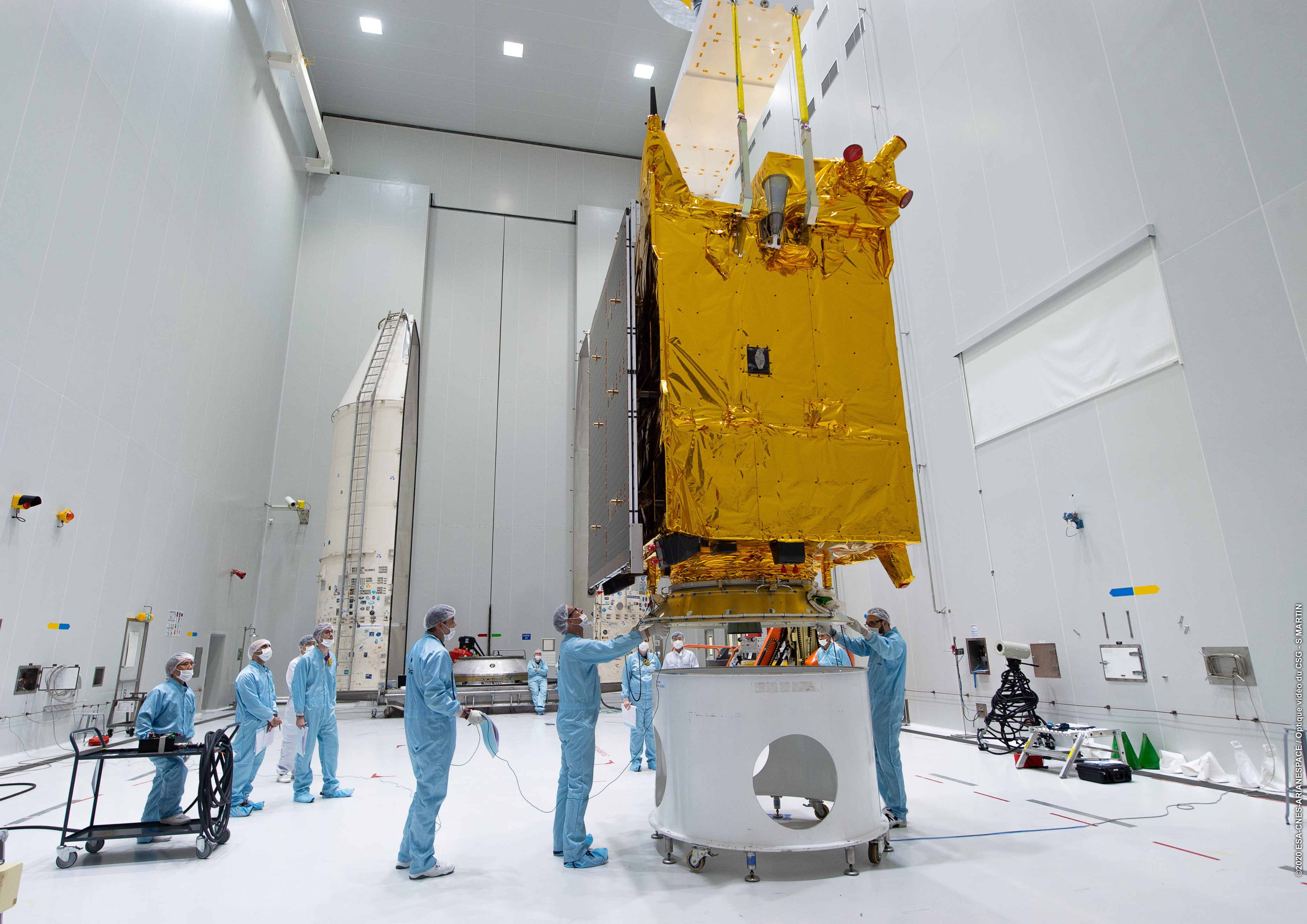 Ракета Ariane 5 вывела на орбиту первый в мире перепрограммируемый коммерческий спутник