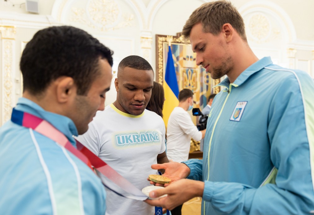 "Будут завидовать другие сборные": Зеленский встретился с олимпийцами и дал обещание 