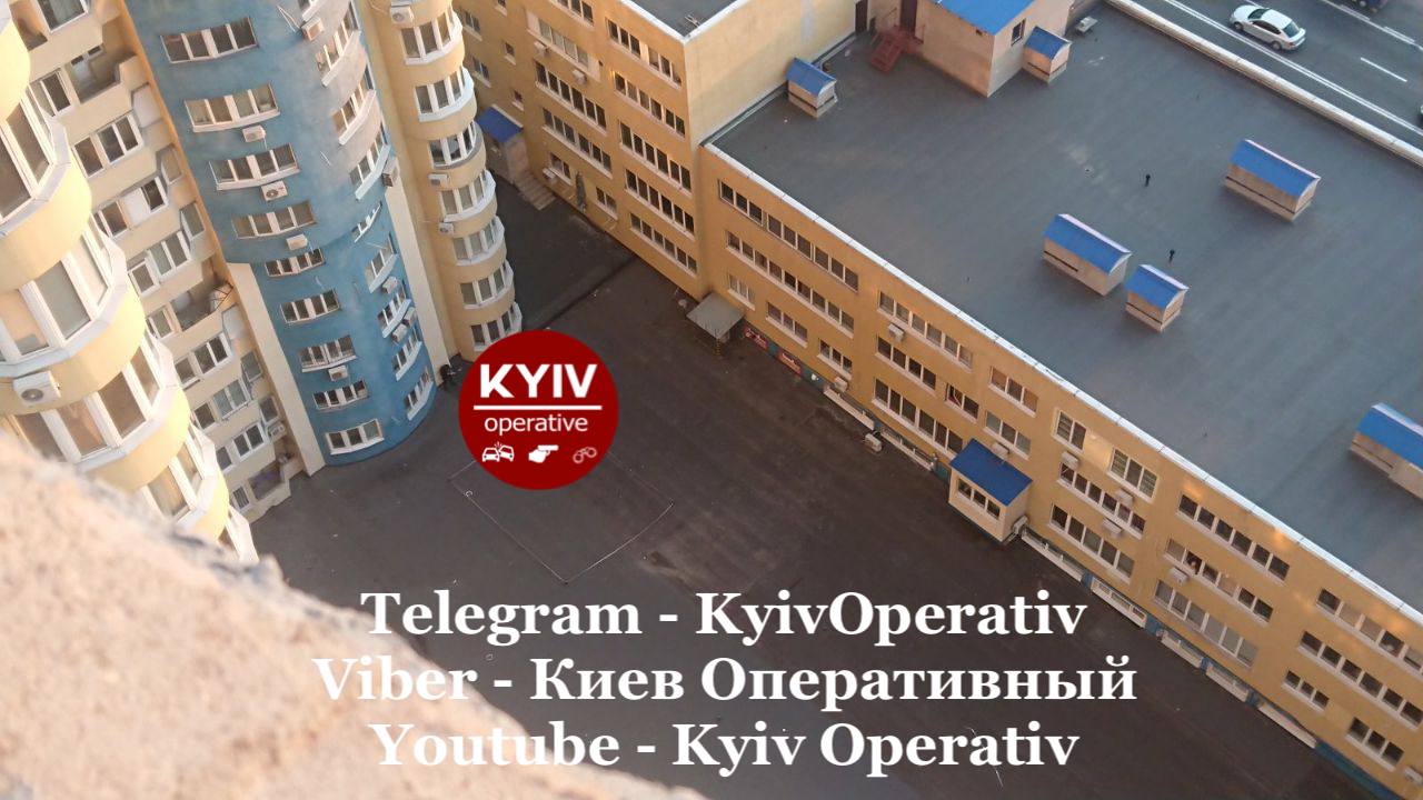 В Киеве 8-летний мальчик выпал с 21 этажа