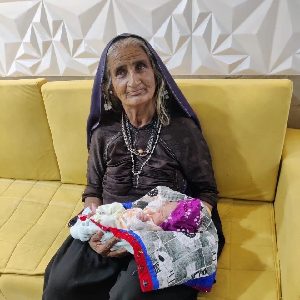 Жительница Индии родила сына в 70 лет