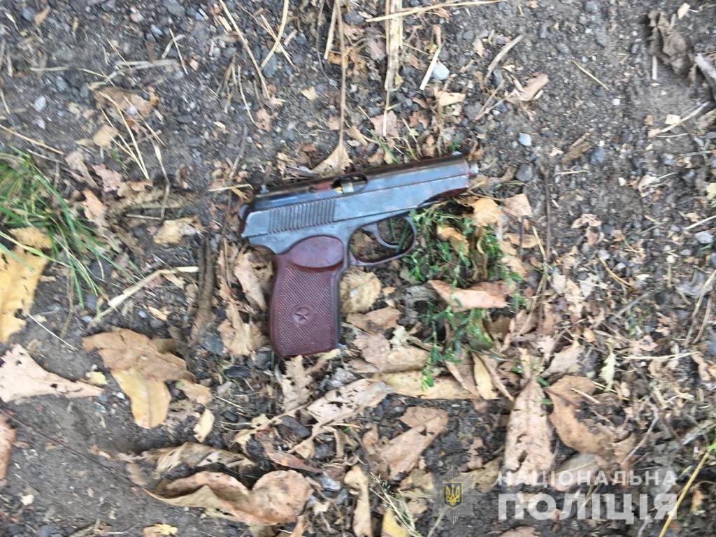 Под Днепром в BMW X5 устроили стрельбу, ранены два человека