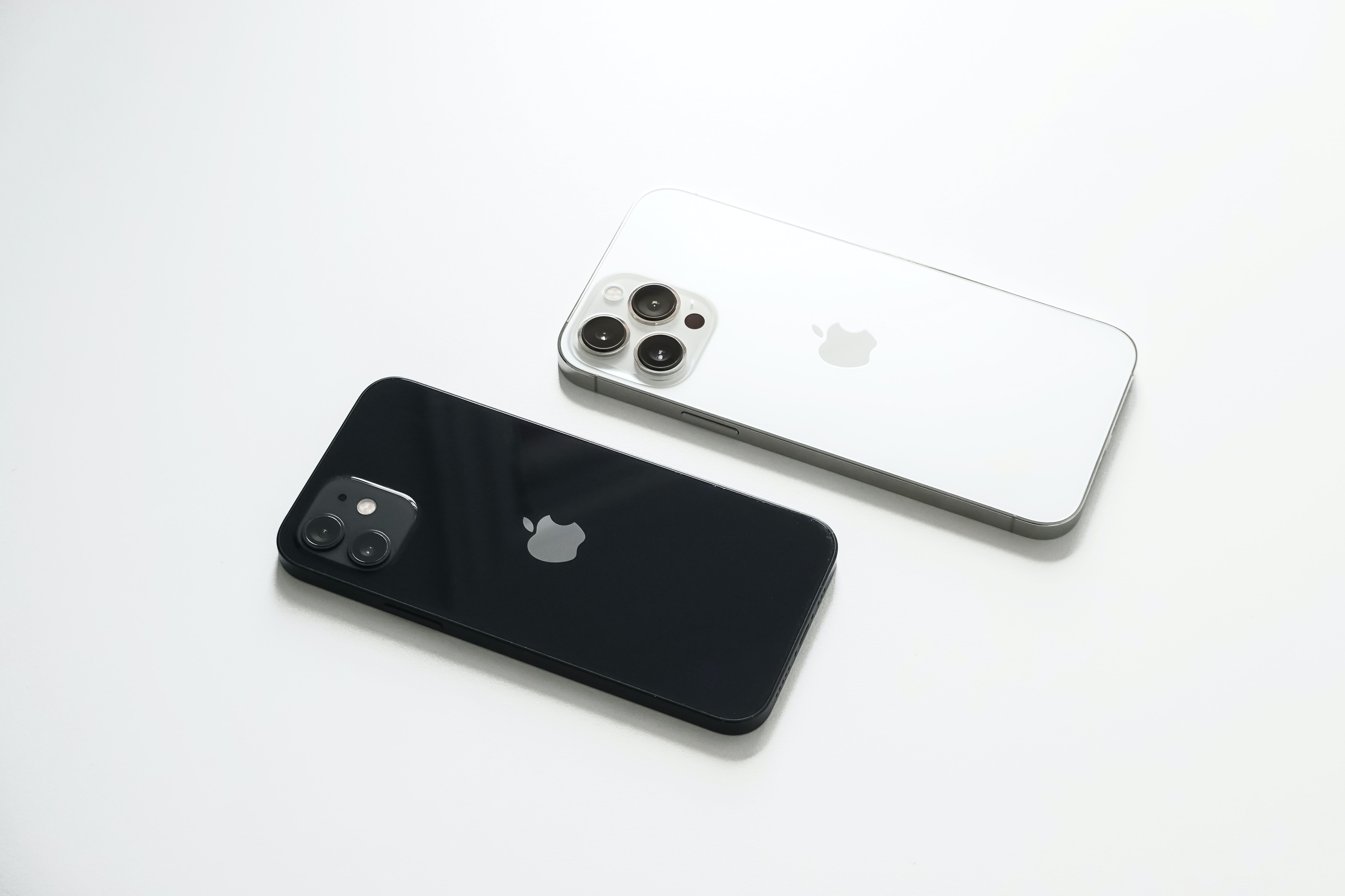 iPhone 12 и iPhone 13
