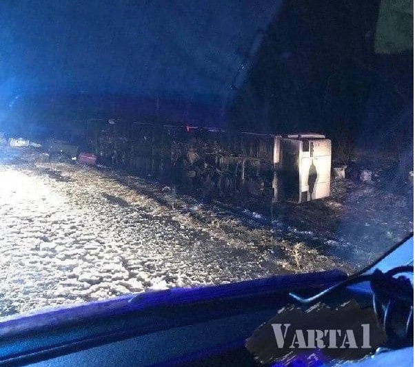 Под Львовом рейсовый автобус в Польшу слетел в кювет, пострадали 14 пассажиров