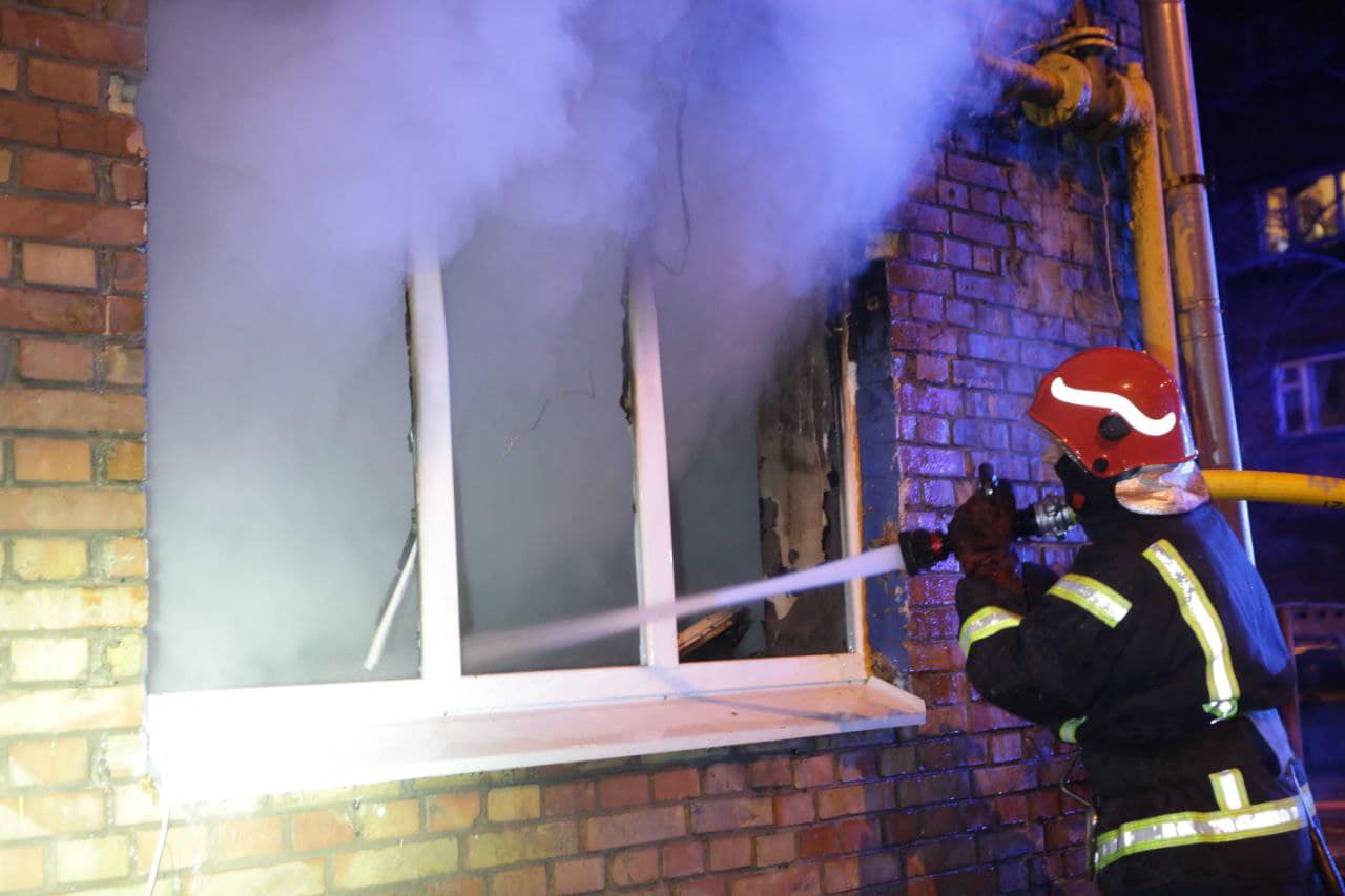 В Киеве произошел смертельный пожар в пятиэтажке 