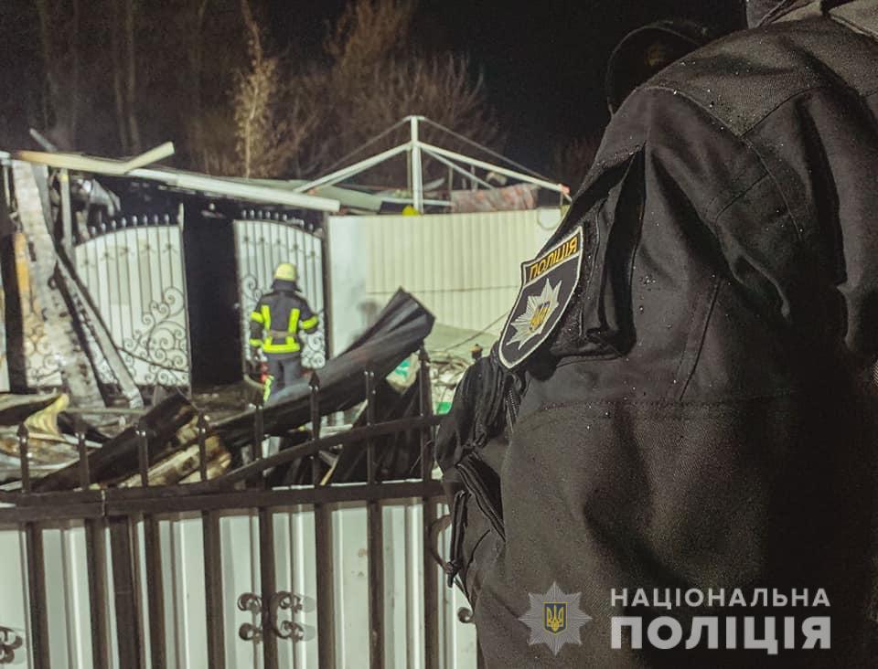 Под Луганском взорвалось и сгорело кафе, 12 человек пострадали
