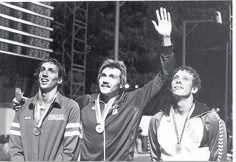 Александр Сидоренко (в центре) после триумфа на чемпионате мира 1982 года