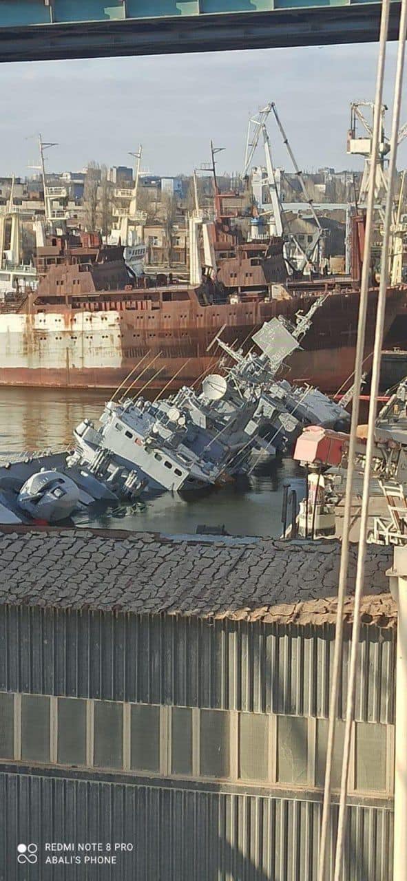 В Николаеве затопили фрегат "Гетман Сагайдачный"