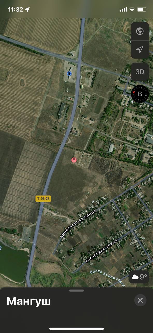 Маріуполь. Масове поховання. Координати: 47,05642° С, 37,30717° В