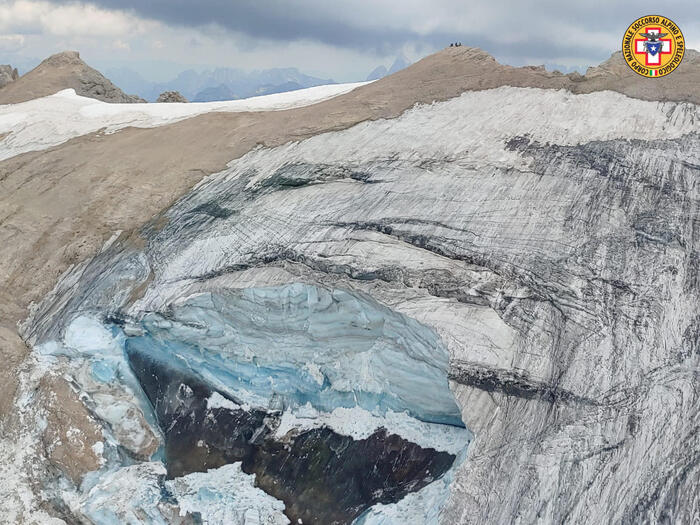 В італійських Альпах через сходження льодовика загинуло 6 людей, 15 зникли безвісти