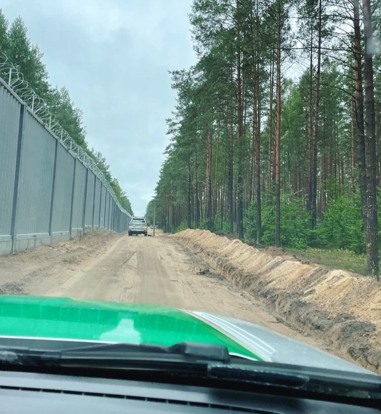Польща завершила будівництво стіни на кордоні з Білорусією