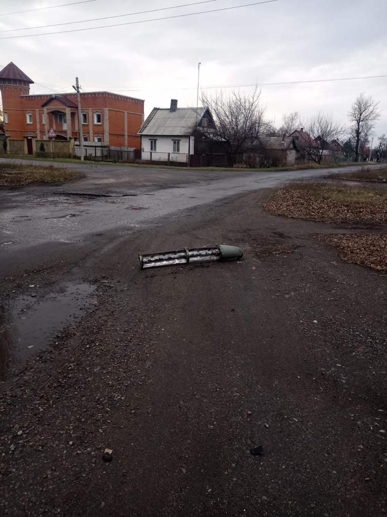 Окупанти вдарили по центру Гірника на Донеччині, 8 людей поранено