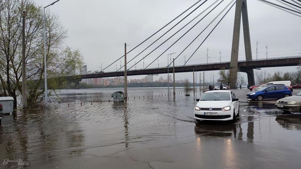 "До критичного рівня води лишається 50 см": у Києві пік повені очікується 22 квітня