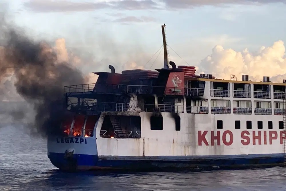 На Філіппінах спалахнув пором зі 120 пасажирами